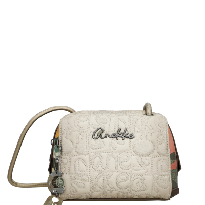 Mala de ombro Anekke bege com padrão acolchoado, logótipo metálico e laterais camufladas.