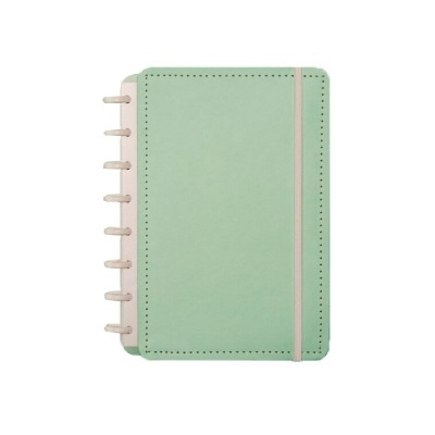 Caderno verde claro com anéis brancos e elástico
