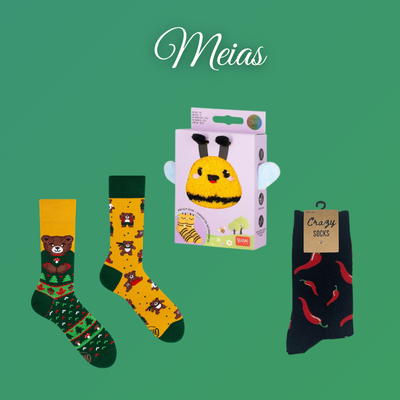 Meias coloridas com padrões de urso, abelha e malaguetas em fundo verde