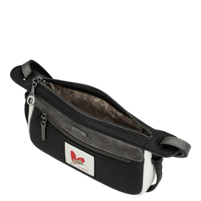 Mala tipo pochete preta com detalhes em branco e cinzento metálico, etiqueta com coração vermelho e texto Amathe.