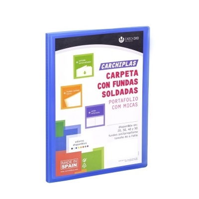 Carpeta de plástico azul para arquivamento com texto em espanhol na capa