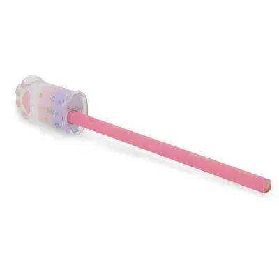 Afiador de lápis lilás translúcido com decoração floral e lápis rosa inserido