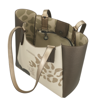 Mala de senhora bege e castanha com padrão animal print e alças douradas