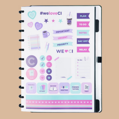 Página de planner com adesivos coloridos e várias etiquetas de texto em cores pastel
