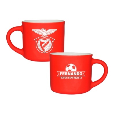 Duas canecas vermelhas com interior branco e símbolos do SL Benfica em branco