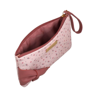 Necessaire rosa com padrão floral, laço e fecho de correr