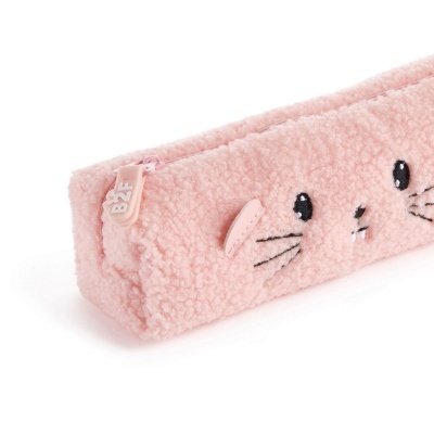 Estojo rosa peludo com rosto de coelho bordado e fecho B2F