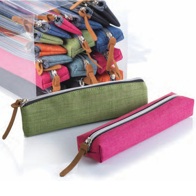 Estojo retangular colorido em tecido com fecho de correr