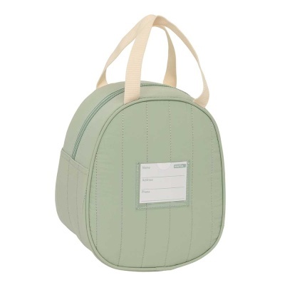 Mala redonda verde claro com alças bege e etiqueta para nome, endereço e telefone