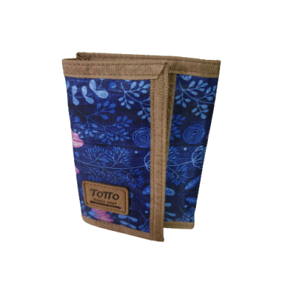 Carteira Totto azul com padrão floral e bordas castanhas