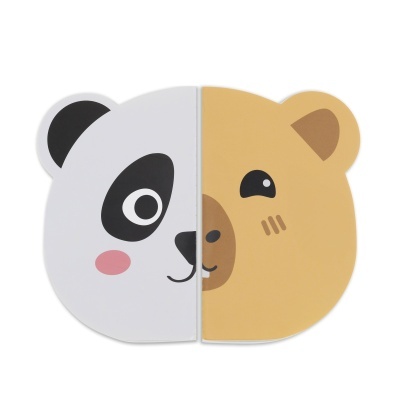 Livro infantil com capa dupla em forma de rosto de panda e urso colorido.