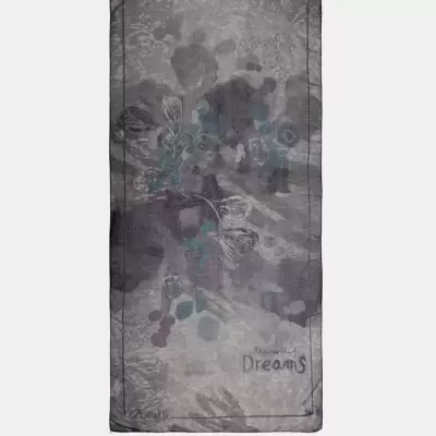 Echarpe leve com padrão floral cinzento, lilás e azul e texto Dreams e LINES