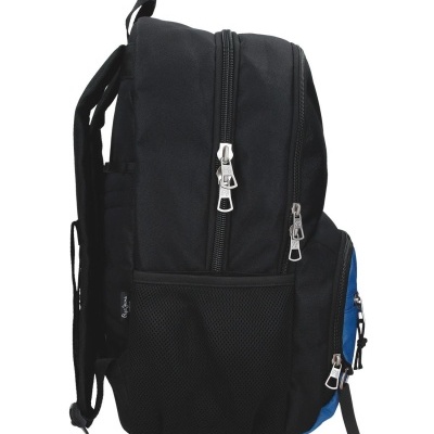 Mochila preta e azul com fechos de correr prateados e bolso em malha