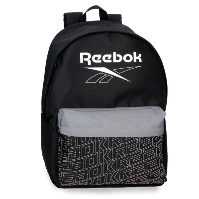 Mochila preta Reebok com bolso frontal cinzento claro e padrão repetido REEBOK.