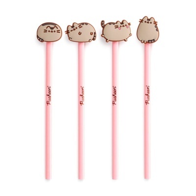 Quatro lápis cor-de-rosa com o texto Pusheen e ponteiras de gatinhos cartoon.