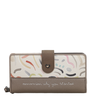 Carteira feminina bege e castanha com padrão colorido e fecho de aba