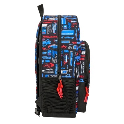 Mochila colorida com padrão de logótipos e fechos vermelhos