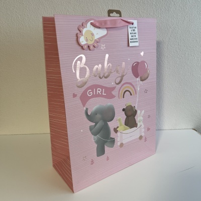 Saco de presente rosa para bebé com elefante e ursos ilustrados e texto Baby GIRL
