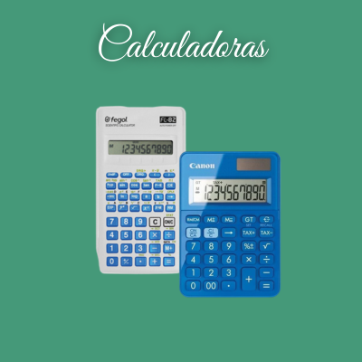 Duas calculadoras científicas branca e azul com números no ecrã e fundo verde.