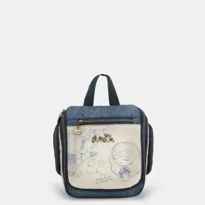 Mochila pequena azul com desenho de menina e texto na frente