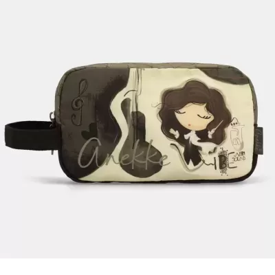 Bolsa com estampa musical e personagem desenhada