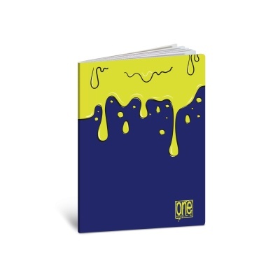 Caderno com capa dura azul escuro e amarelo com padrão de pintura a escorrer e texto one COLOR