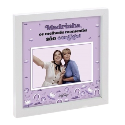 Moldura branca com fundo lilás e texto dedicado a madrinha