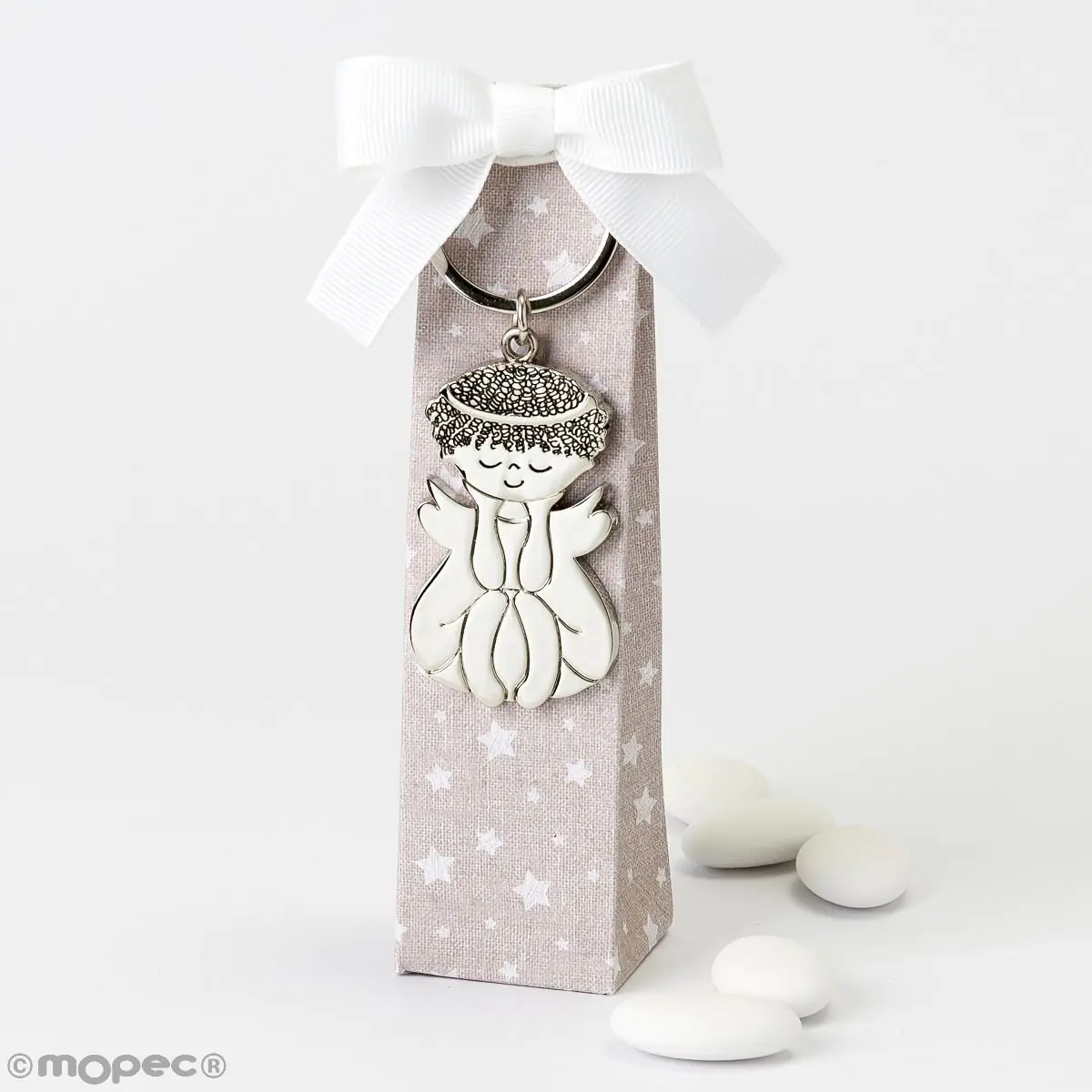 Porta chaves Anjo em metal com caixa e amêndoas Chaveiro de anjo prateado em embalagem cinza com estrelas e laço branco