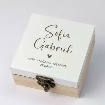Caixa decorativa branca e madeira com texto personalizado