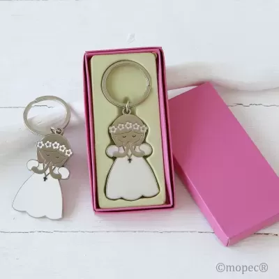 Chaveiro em forma de anjo com vestido branco e caixa rosa