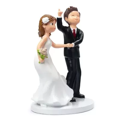 Figuras de noivos em resina para decoração de bolo