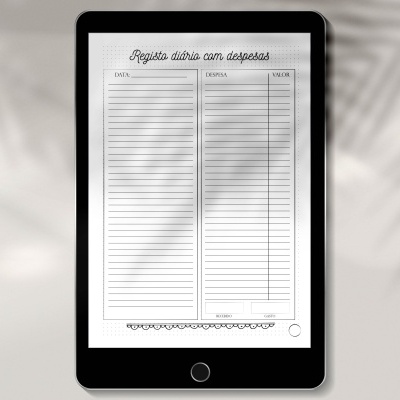 Tablet preto a mostrar formulário digital de registo de despesas