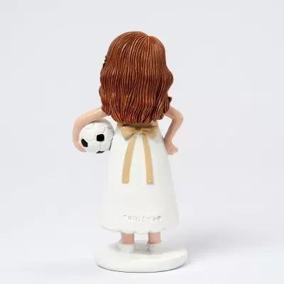 Figura decorativa de rapariga com bola de futebol
