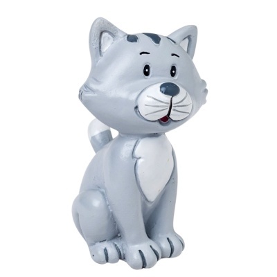 Figura decorativa de gato cinzento sentado com detalhes brancos e pretos