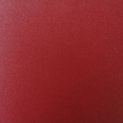 Textura vermelha brilhante em material sintético ou couro