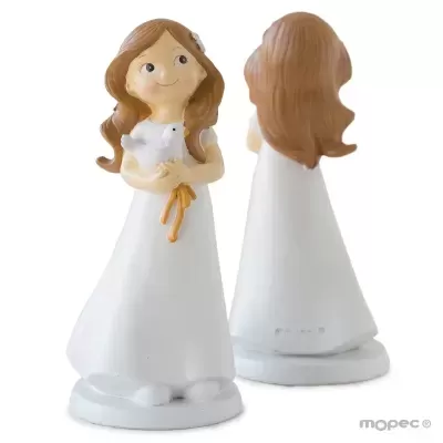 Figura decorativa de menina com vestido branco segurando uma pomba.