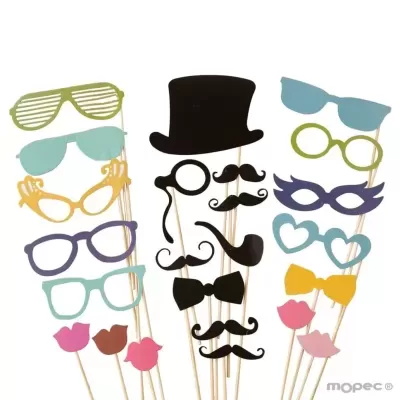 Acessórios para festas em papel colorido em paus de madeira