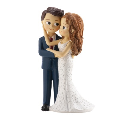 Figura decorativa de casal de noivos em resina com vestido branco e fato azul