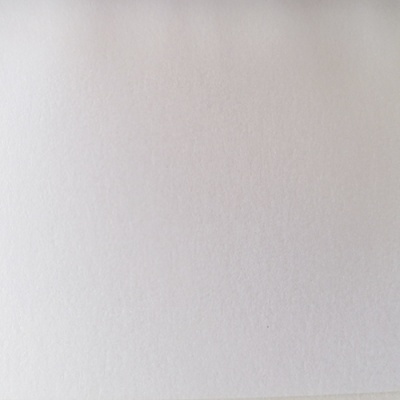 Folha de papel branca sobre superfície plana