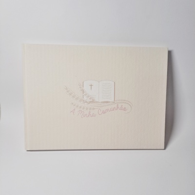 Livro de lembranças creme com relevo e texto A Minha Caminhada