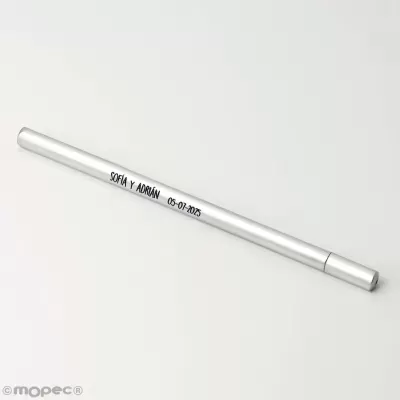 Caneta metálica prateada com texto preto SOFIA Y ADRIAN 05-07-2015