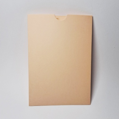 Envelope de papel castanho claro
