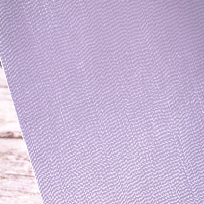 Papel texturizado lilás com padrão cruzado
