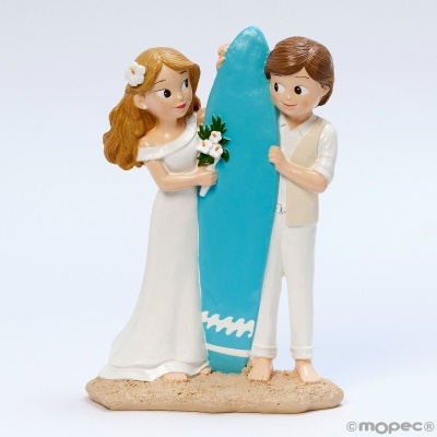Figura decorativa de casal de noivos com prancha de surf azul