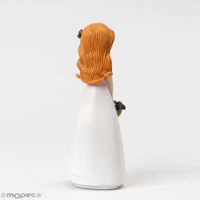 Figura decorativa de mulher com vestido branco e cabelo laranja, vista de costas
