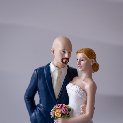 Figuras de bolo de casamento de noivo e noiva em plástico