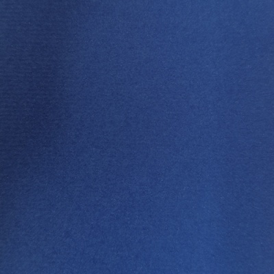 tecido azul de tom médio com textura visível