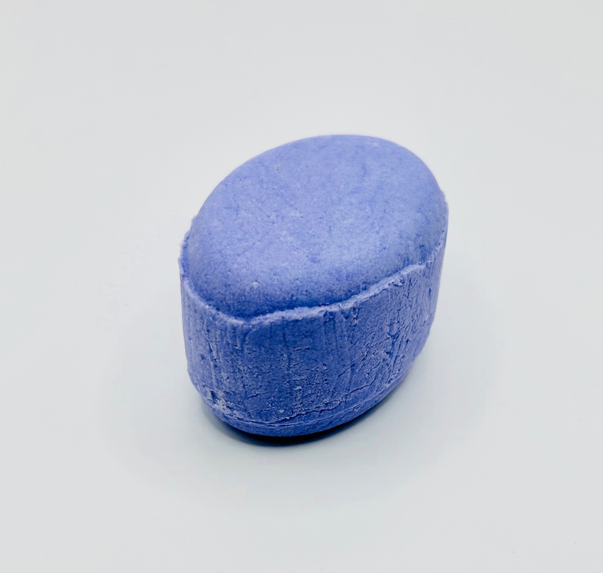 Shampoo Vital Color - Brilho e Cuidado para Cabelo Pintado ou Brancos Barra oval azul lavanda com textura rachada