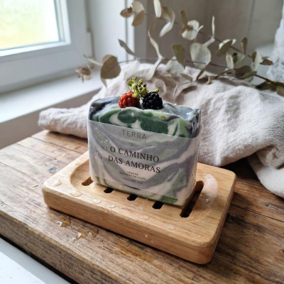 https://www.papoila.pt/product/sabonete-artesanal-natural-com-frutas