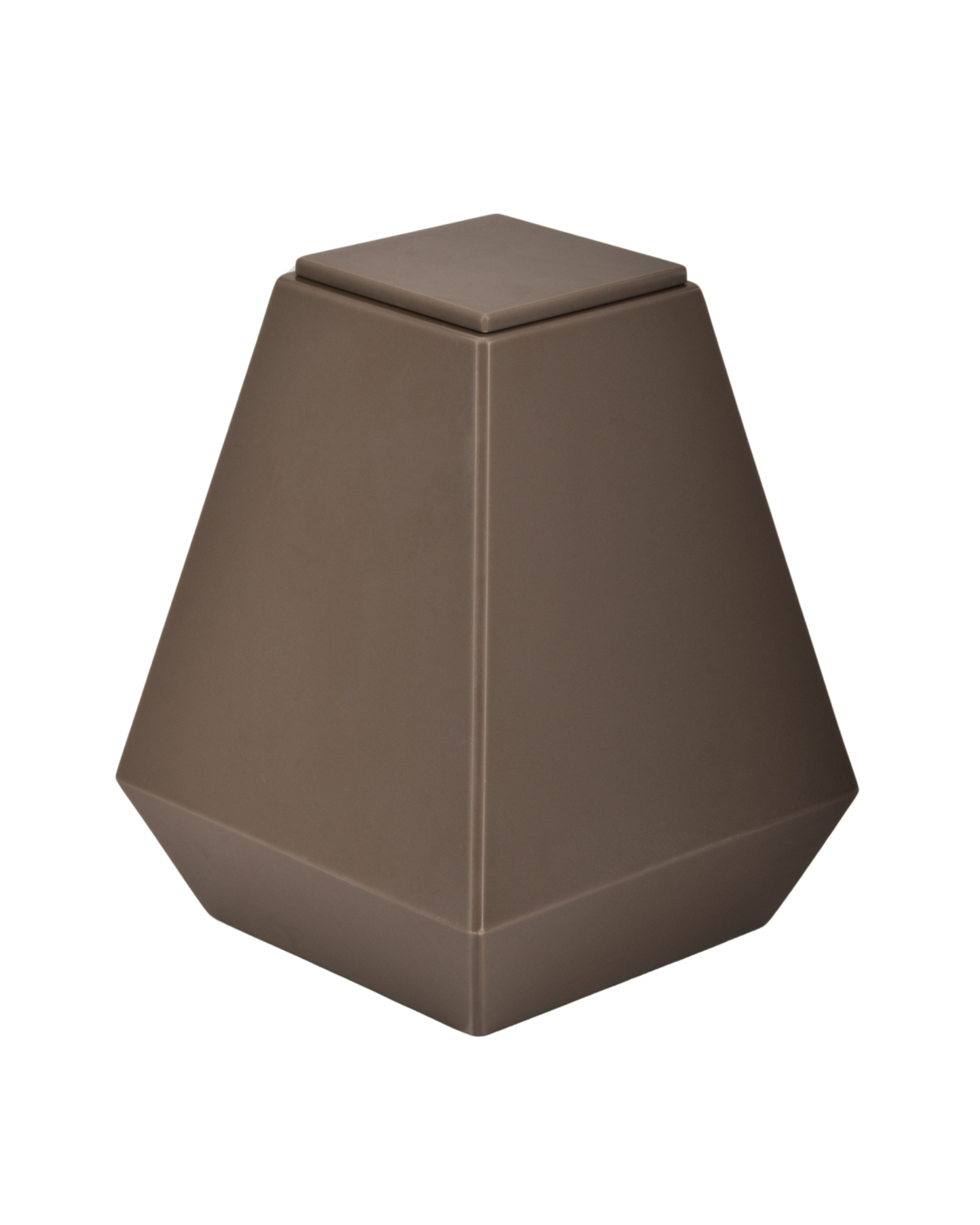 Urna para cinzas - AP002 Recipiente castanho trapezoidal com tampa sobre fundo branco